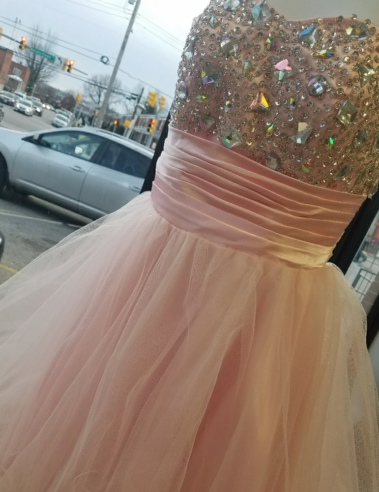 Light Pink short sparkly prom dress - Picture 4 of 4